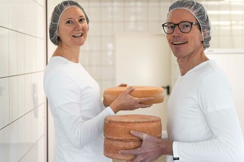 Claudia und André in ihrer Käsefondue Manufaktur in Aulendorf