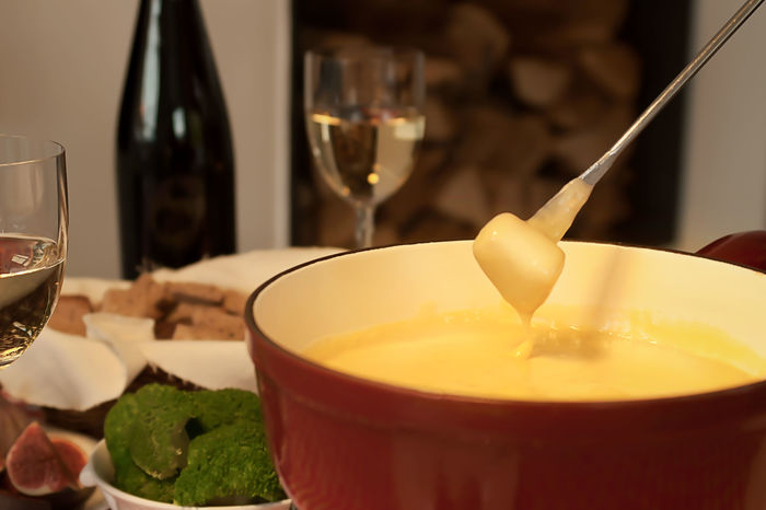 Käsefondue-Genuss mit Wein